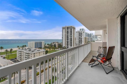 Copropriété à vendre à Hollywood, Floride: 2 chambres, 119.57 m2 № 1272053 - photo 3