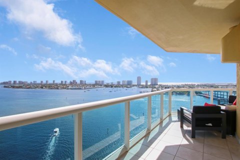 Condominio en alquiler en Riviera Beach, Florida, 3 dormitorios, 197.51 m2 № 697184 - foto 21