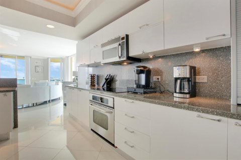 Condominio en alquiler en Riviera Beach, Florida, 3 dormitorios, 197.51 m2 № 697184 - foto 28