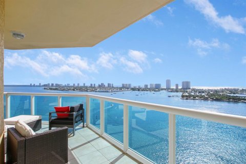 Condominio en alquiler en Riviera Beach, Florida, 3 dormitorios, 197.51 m2 № 697184 - foto 19