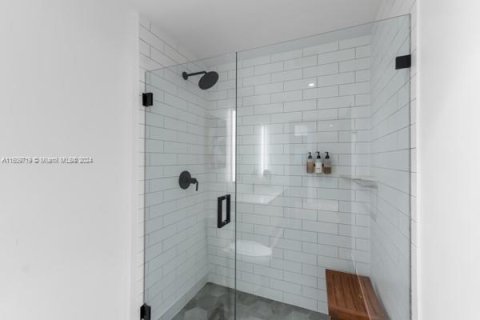 Condominio en venta en Miami, Florida, 1 dormitorio, 58.16 m2 № 1232040 - foto 16