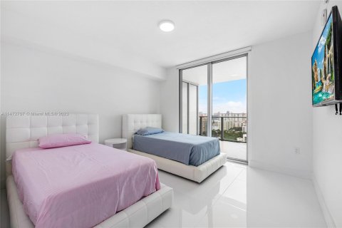 Copropriété à louer à Sunny Isles Beach, Floride: 3 chambres, 141.58 m2 № 782818 - photo 13