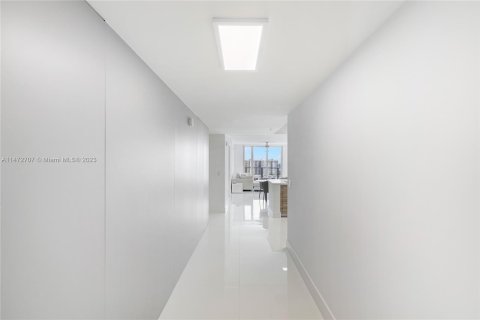 Copropriété à louer à Sunny Isles Beach, Floride: 3 chambres, 141.58 m2 № 782818 - photo 7