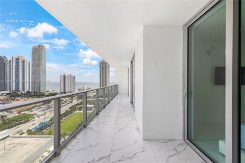 Copropriété à louer à Sunny Isles Beach, Floride: 3 chambres, 141.58 m2 № 782818 - photo 9