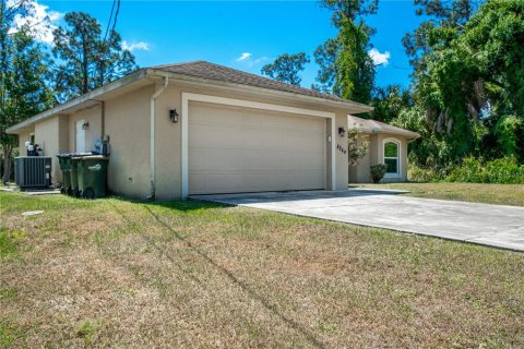 House in North Port, Florida 4 bedrooms, 147.62 sq.m. № 1169119 - photo 7