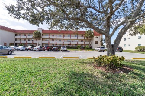 Condo in Sunrise, Florida, 2 bedrooms  № 1005355 - photo 20