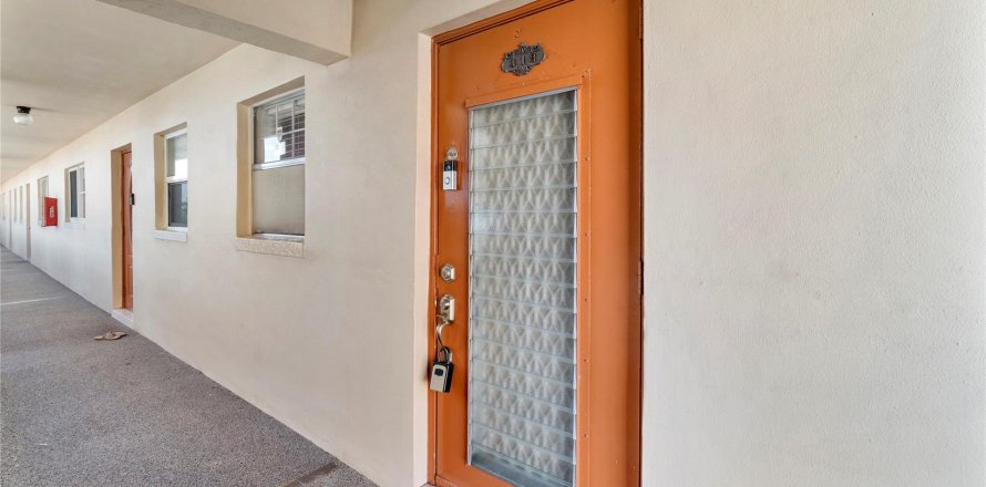 Condo in Sunrise, Florida, 2 bedrooms  № 1005355