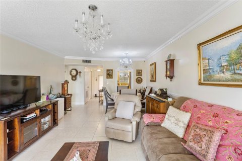 Condo in Sunrise, Florida, 2 bedrooms  № 1005355 - photo 14