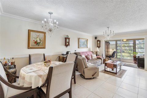 Condo in Sunrise, Florida, 2 bedrooms  № 1005355 - photo 13