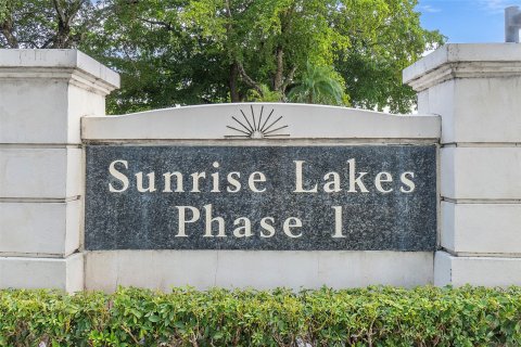 Condo in Sunrise, Florida, 2 bedrooms  № 1005355 - photo 21