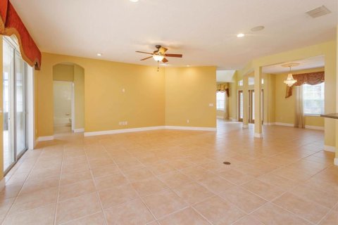 House in Oviedo, Florida 5 bedrooms, 275.46 sq.m. № 1354876 - photo 6