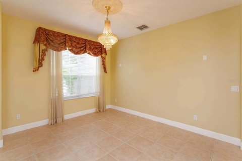 House in Oviedo, Florida 5 bedrooms, 275.46 sq.m. № 1354876 - photo 5