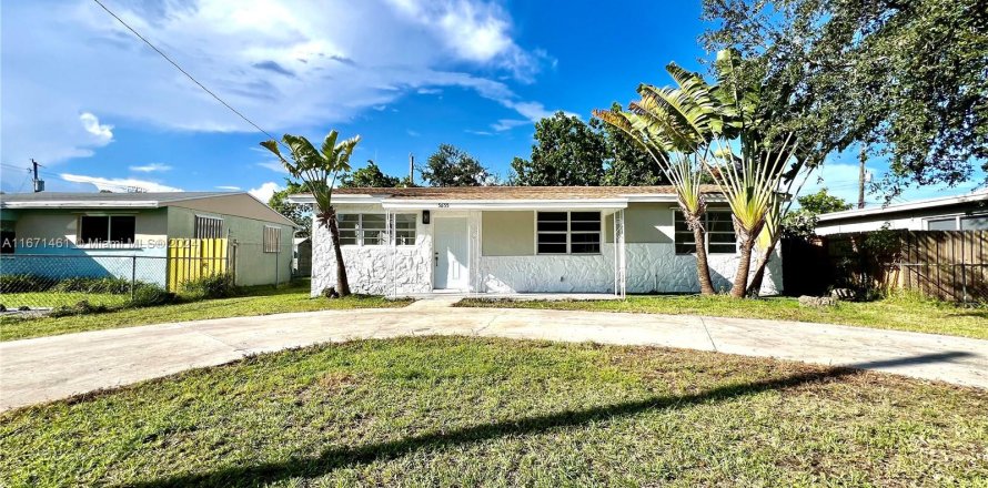 House in Hollywood, Florida 4 bedrooms № 1391866