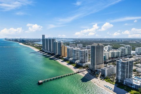 Copropriété à vendre à Sunny Isles Beach, Floride: 3 chambres, 134.43 m2 № 1377498 - photo 1