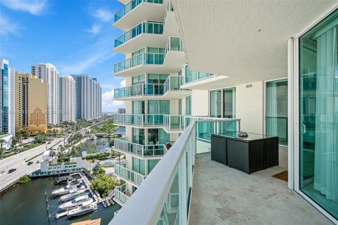 Condo in Sunny Isles Beach, Florida, 3 bedrooms  № 1377498 - photo 19