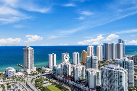 Condominio en venta en Sunny Isles Beach, Florida, 3 dormitorios, 134.43 m2 № 1377498 - foto 21