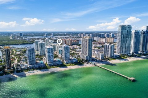 Copropriété à vendre à Sunny Isles Beach, Floride: 3 chambres, 134.43 m2 № 1377498 - photo 23