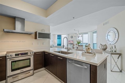 Condo in Sunny Isles Beach, Florida, 3 bedrooms  № 1377498 - photo 8