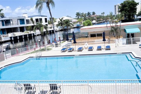 Condo in Pompano Beach, Florida, 2 bedrooms  № 1173574 - photo 4