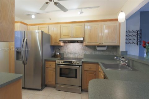 Condo in Pompano Beach, Florida, 2 bedrooms  № 1173574 - photo 15