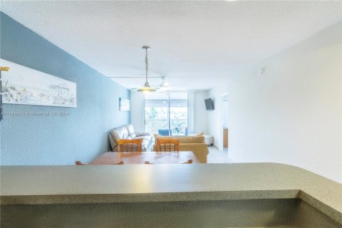 Condo in Pompano Beach, Florida, 2 bedrooms  № 1173574 - photo 18