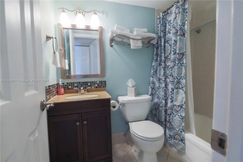 Condo in Pompano Beach, Florida, 2 bedrooms  № 1173574 - photo 26