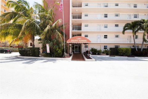 Condo in Pompano Beach, Florida, 2 bedrooms  № 1173574 - photo 5