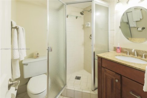 Condo in Pompano Beach, Florida, 2 bedrooms  № 1173574 - photo 22