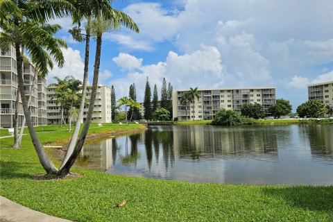 Appartement à louer à Aventura, Floride: 1 chambre, 72.19 m2 № 1345878 - photo 1