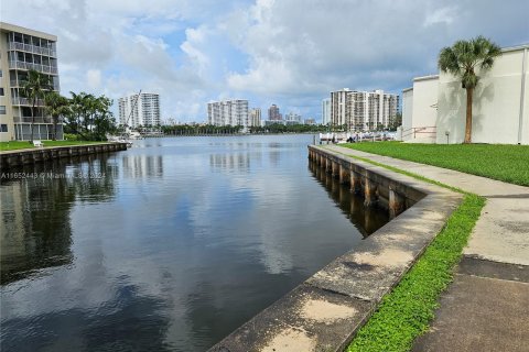 Apartment in Aventura, Florida 1 bedroom, 72.19 sq.m. № 1345878 - photo 3