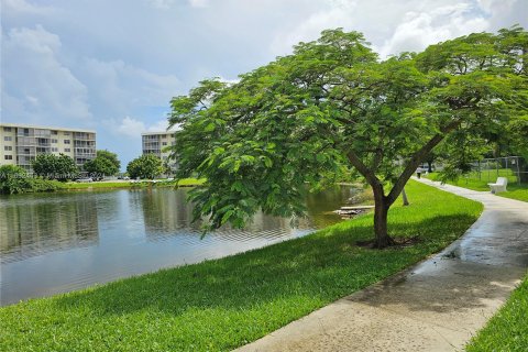 Appartement à louer à Aventura, Floride: 1 chambre, 72.19 m2 № 1345878 - photo 2