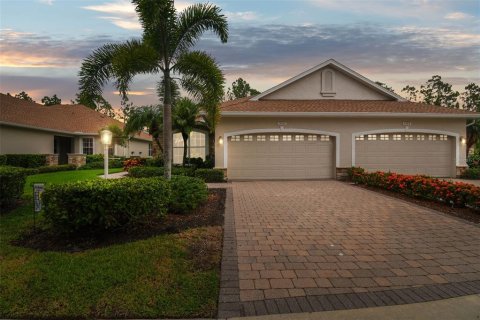 Villa ou maison à vendre à North Port, Floride: 2 chambres, 134.52 m2 № 1247803 - photo 2