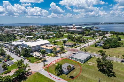 Immobilier commercial à vendre à Punta Gorda, Floride: 114.46 m2 № 1339880 - photo 3