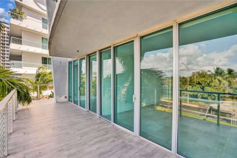 Condo in Miami Beach, Florida, 2 bedrooms  № 1431253 - photo 24