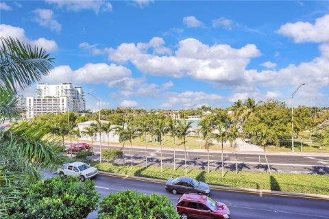 Condo in Miami Beach, Florida, 2 bedrooms  № 1431253 - photo 28