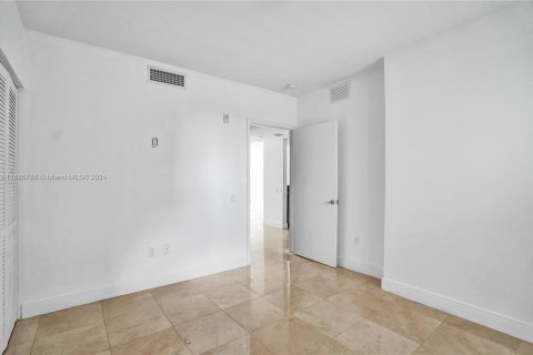 Condo in Miami Beach, Florida, 2 bedrooms  № 1431253 - photo 9