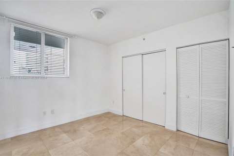 Condo in Miami Beach, Florida, 2 bedrooms  № 1431253 - photo 6