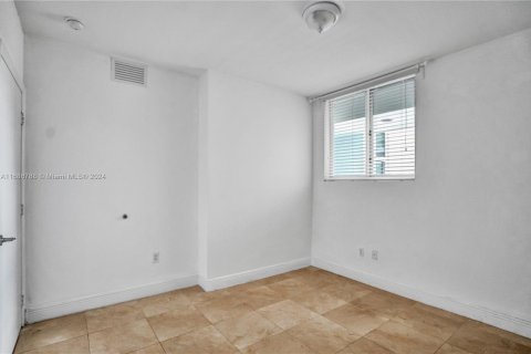 Condo in Miami Beach, Florida, 2 bedrooms  № 1431253 - photo 8