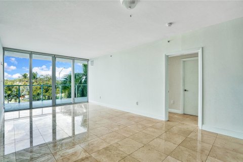 Condo in Miami Beach, Florida, 2 bedrooms  № 1431253 - photo 4