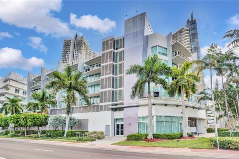 Condo in Miami Beach, Florida, 2 bedrooms  № 1431253 - photo 2