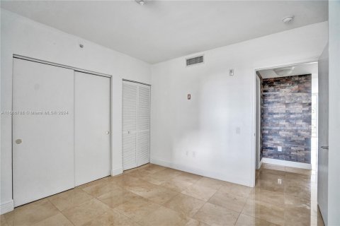 Condo in Miami Beach, Florida, 2 bedrooms  № 1431253 - photo 7