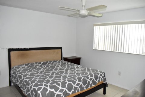 Condo in Sunrise, Florida, 2 bedrooms  № 1357249 - photo 14