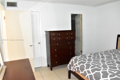 Condo in Sunrise, Florida, 2 bedrooms  № 1357249 - photo 15