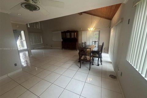 Casa en venta en Miami, Florida, 3 dormitorios, 153.94 m2 № 1357250 - foto 19