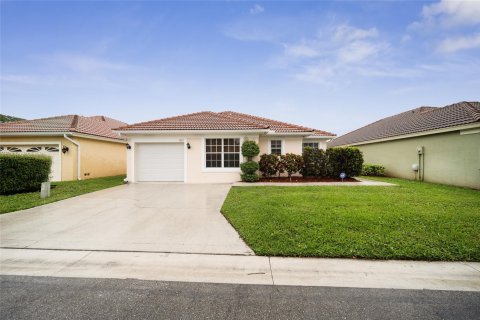 House in Riviera Beach, Florida 3 bedrooms, 158.86 sq.m. № 1079827 - photo 28