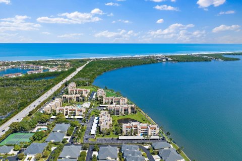 Condominio en venta en Jensen Beach, Florida, 2 dormitorios, 102.38 m2 № 1092893 - foto 1