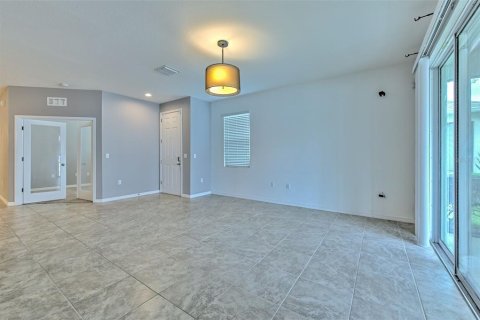 Casa en venta en Wesley Chapel, Florida, 3 dormitorios, 144.65 m2 № 1369965 - foto 5