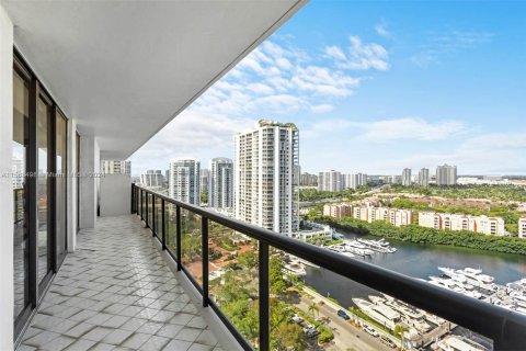 Condominio en venta en Aventura, Florida, 2 dormitorios, 169.55 m2 № 1132102 - foto 10