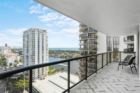 Condominio en venta en Aventura, Florida, 2 dormitorios, 169.55 m2 № 1132102 - foto 25