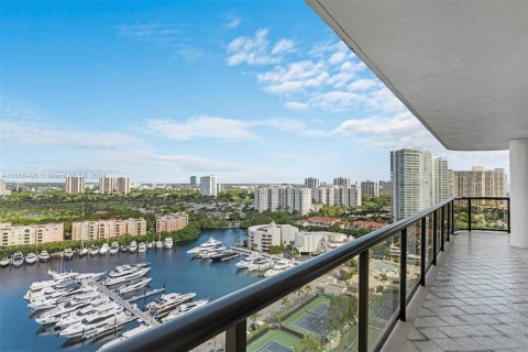 Condominio en venta en Aventura, Florida, 2 dormitorios, 169.55 m2 № 1132102 - foto 1